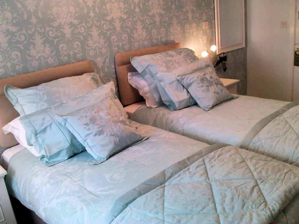 The Old Chapel B&B Лосуитиел Стая снимка