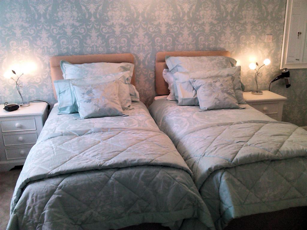 The Old Chapel B&B Лосуитиел Стая снимка